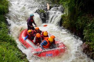  rafting Sungai Palayangan Bandung