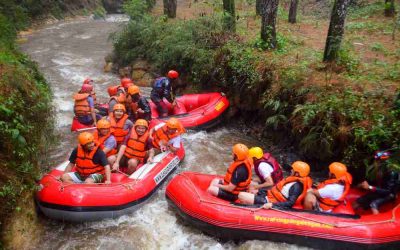 Pengalaman Asyik Rombongan AKKI Rafting di Bandung
