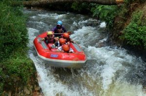 wisata-arung-jeram-bandung-domba