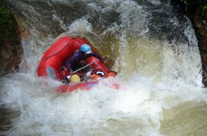 wisata-arung-jeram-bandung-domba2