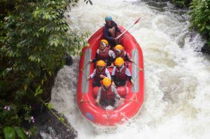 paket wisata arung jeram Bandung