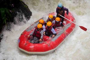 paket wisata arung jeram Bandung